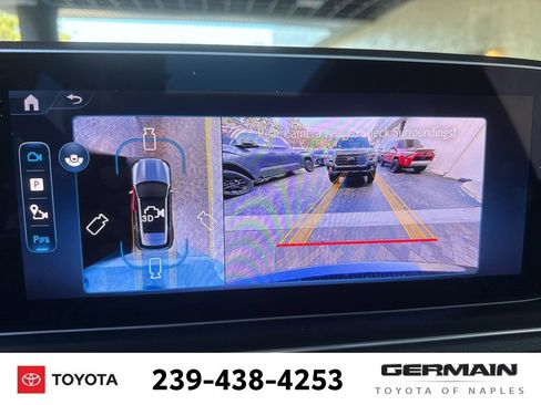 Used 2025 Mercedes-Benz GLE 450 4MATIC w/ AMG Line Exterior image 16