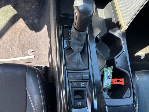 Used 2025 Toyota Camry SE FWD image 19