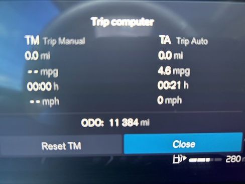 Certified 2025 Volvo XC90 B6 Plus image 19