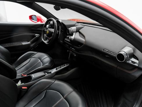 Used 2020 Ferrari F8 Tributo RWD image 19