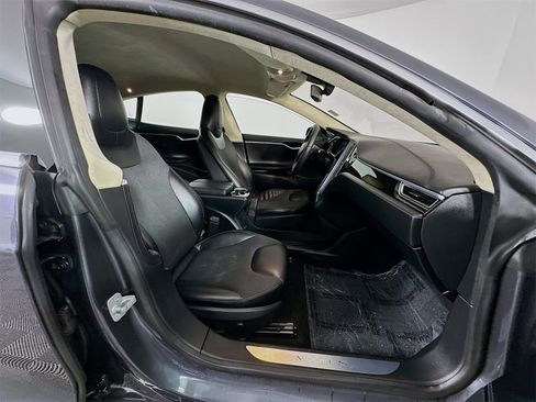 Used 2016 Tesla Model S 70D image 26