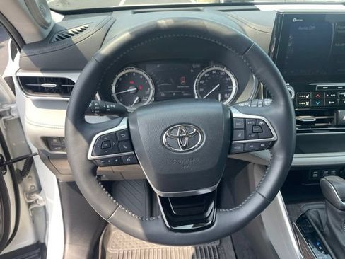 Used 2022 Toyota Highlander Platinum AWD/4WD image 10