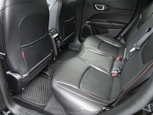 Used 2025 Jeep Compass Trailhawk w/ Sun & Sound Group AWD/4WD image 14