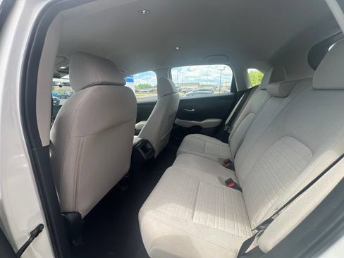 Used 2025 Honda HR-V LX image 13