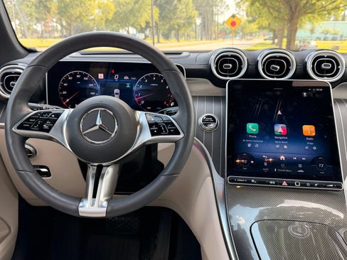 Certified 2025 Mercedes-Benz GLC 300 image 3