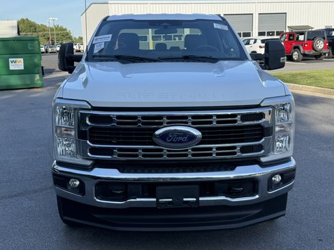Used 2024 Ford F250 XLT w/ FX4 Off-Road Package AWD/4WD image 2