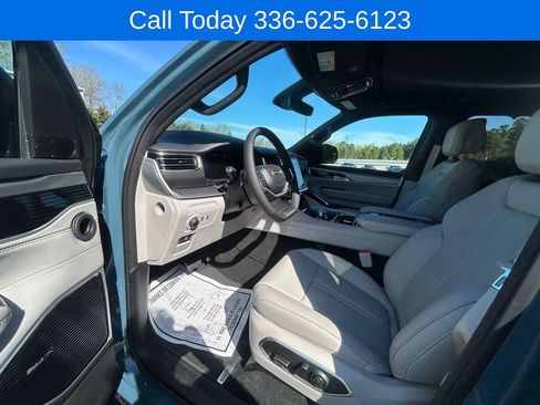 New 2026 Jeep Grand Wagoneer Limited AWD/4WD image 24