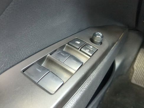 Used 2023 Toyota Camry SE image 28