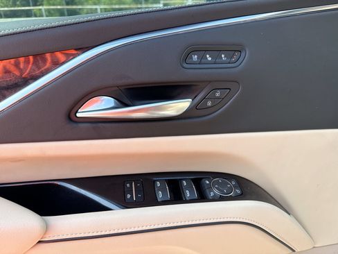 Used 2022 Cadillac Escalade ESV Premium Luxury RWD image 15