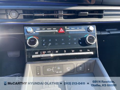 Used 2025 Hyundai Santa Fe Calligraphy AWD/4WD image 9