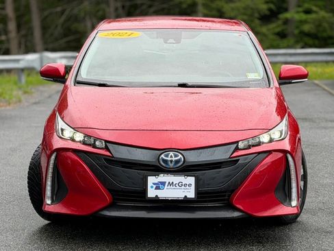 Used 2021 Toyota Prius Prime LE FWD image 2