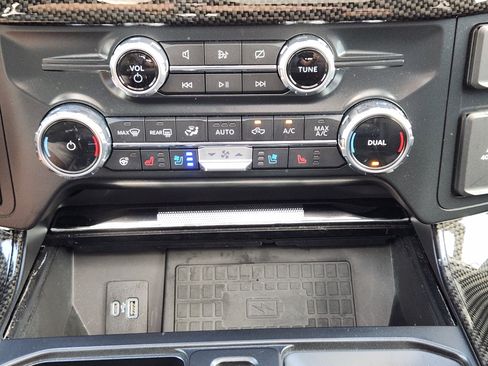 Used 2022 Ford F150 Lariat w/ Equipment Group 502A High AWD/4WD image 19