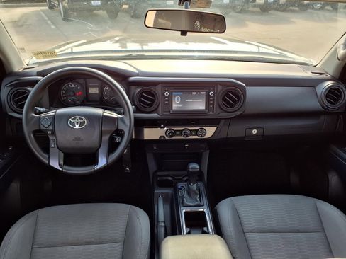 Used 2017 Toyota Tacoma SR w/ SR Convenience Package image 11