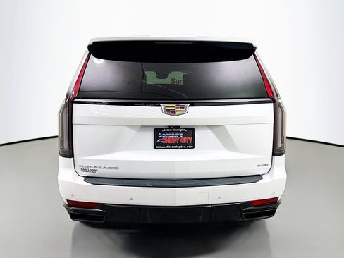 Used 2022 Cadillac Escalade ESV Sport Platinum w/ Heavy-Duty Trailer Package AWD/4WD image 9