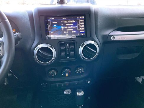 Used 2016 Jeep Wrangler Unlimited Sahara w/ Max Tow Package image 6