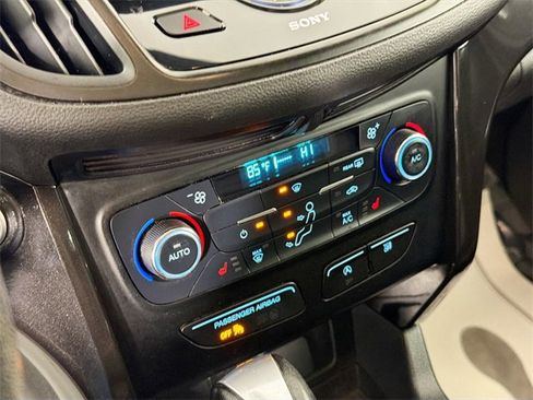 Used 2017 Ford Escape Titanium image 16