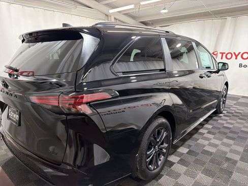 Used 2026 Toyota Sienna XSE image 7