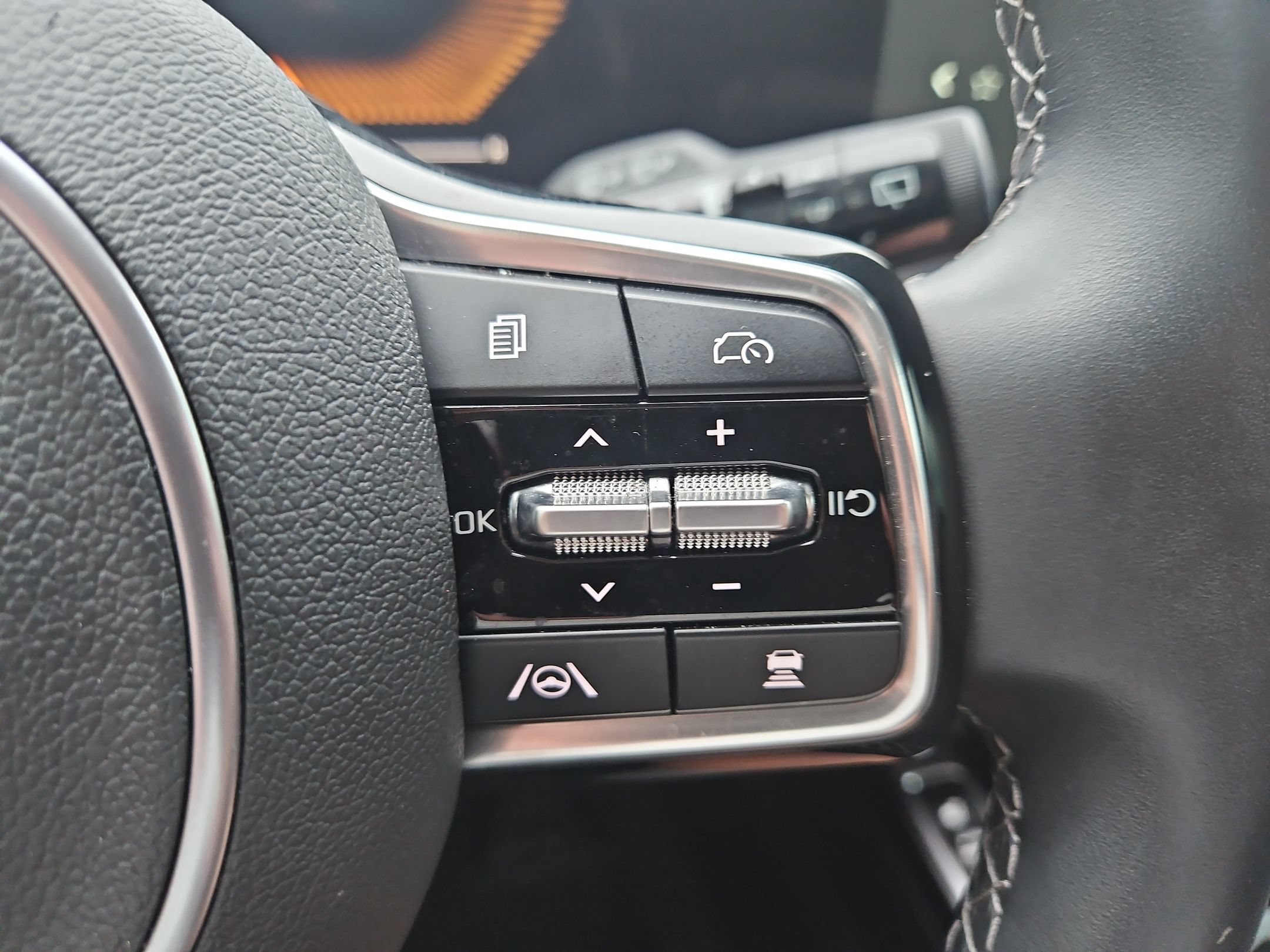 Used 2025 Kia Sorento S w/ Panoramic Sunroof Package FWD image 29