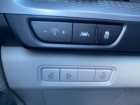 Used 2024 Kia Carnival LX FWD image 26