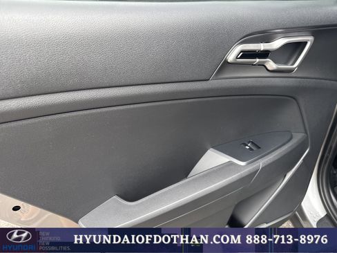 Used 2026 Kia Sportage LX FWD image 11