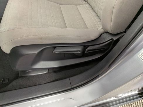 Used 2023 Honda HR-V LX image 13