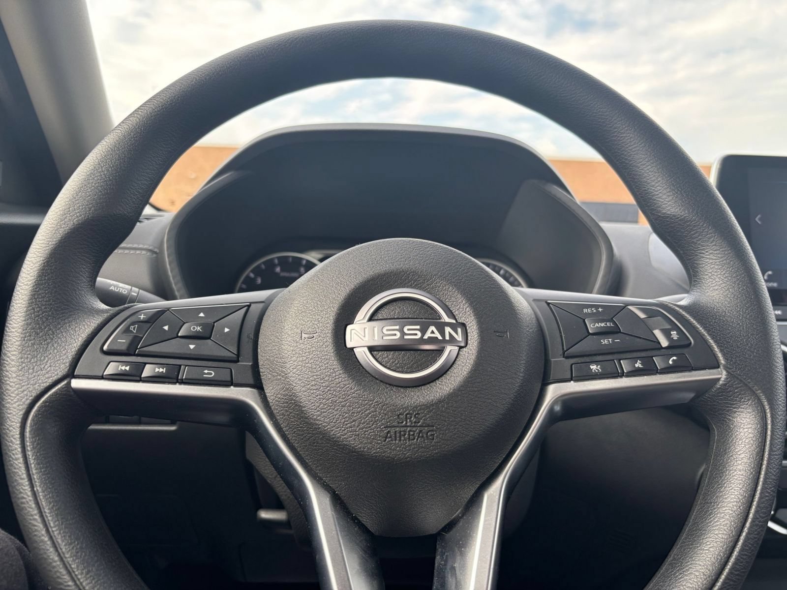 Used 2025 Nissan Sentra SV FWD image 25