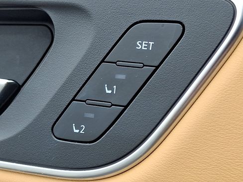 Used 2022 Nissan Rogue Platinum w/ Head-Up Display Package image 30