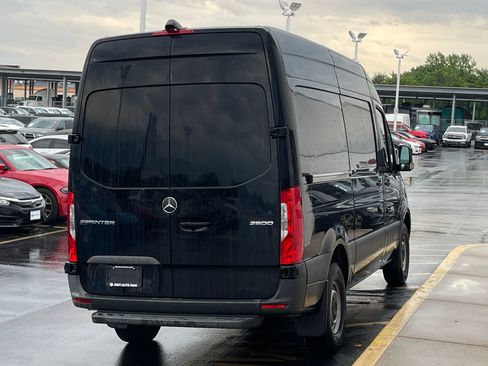 Used 2020 Mercedes-Benz Sprinter 2500 image 8