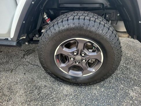 Used 2021 Jeep Gladiator Rubicon w/ Safety Group image 7