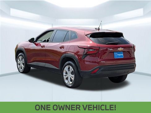 Used 2025 Chevrolet Trax LS FWD image 4