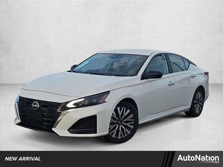 Used 2025 Nissan Altima 2.5 SV video 1