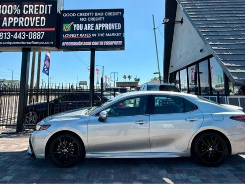 Used 2023 Toyota Camry XSE FWD image 6