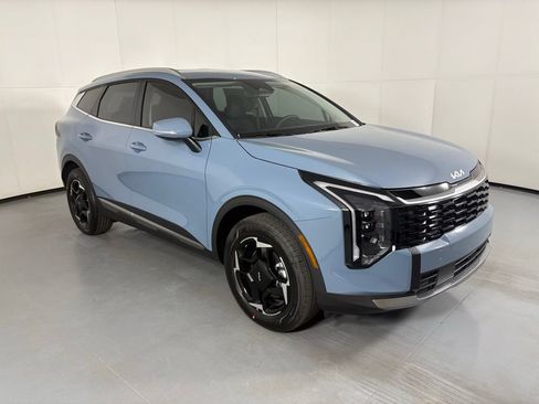 New 2026 Kia Sportage EX AWD/4WD image 2