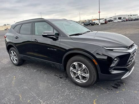 Used 2024 Chevrolet Blazer LT w/ LPO, Floor Liner Package FWD image 3