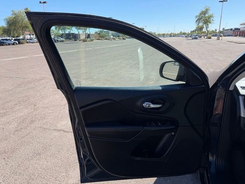 Used 2017 Jeep Cherokee 75th Anniversary image 21