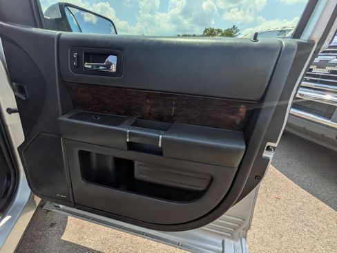 Used 2019 Ford Flex Limited AWD/4WD image 16