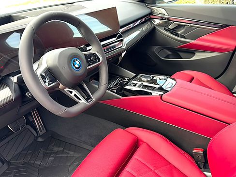 New 2026 BMW 550e xDrive AWD/4WD image 9