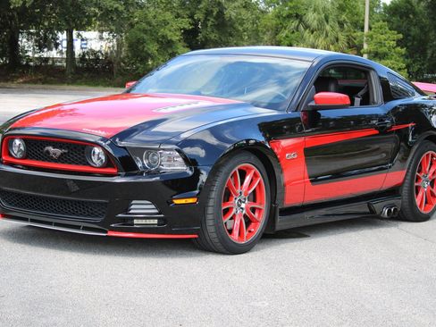 Used 2013 Ford Mustang GT Premium w/ Brembo Brake Pkg RWD image 3
