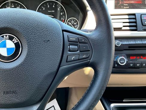 Used 2015 BMW 320i Sedan RWD image 28