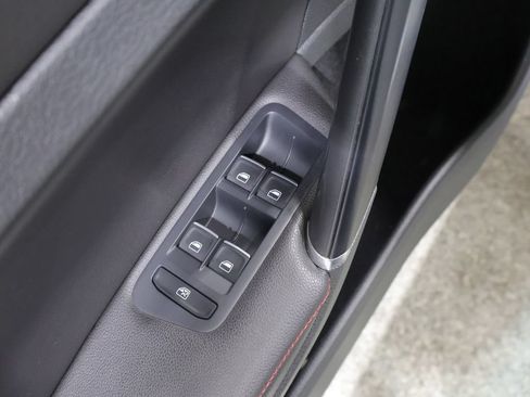 Used 2015 Volkswagen GTI Autobahn FWD image 25