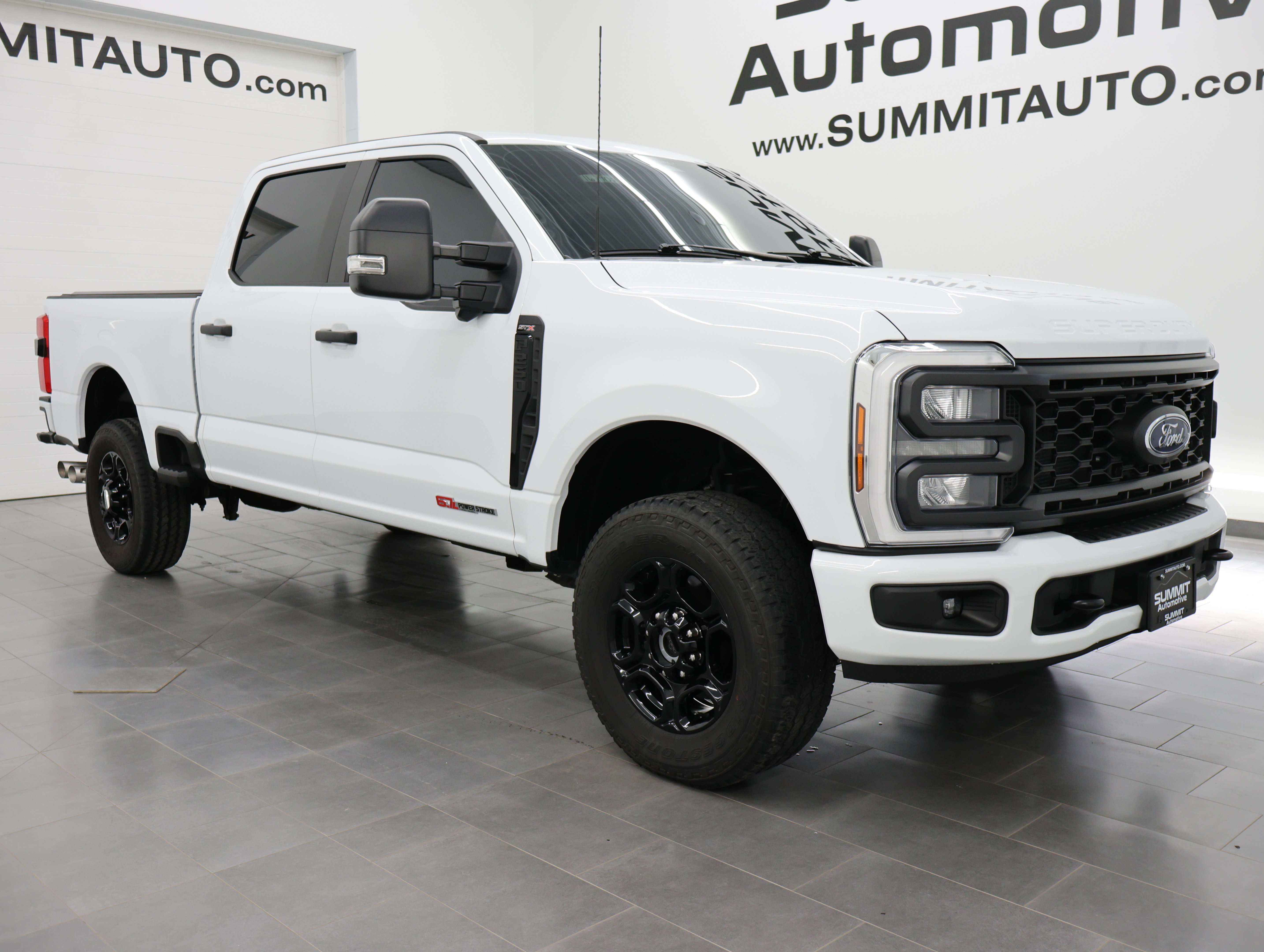 Used 2024 Ford F250 XL w/ STX Appearance Package AWD/4WD image 2