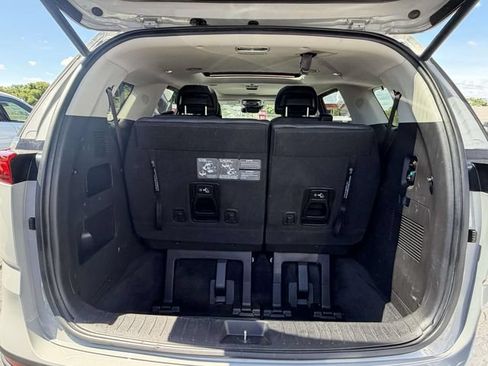 Used 2022 Kia Carnival SX Prestige FWD image 6