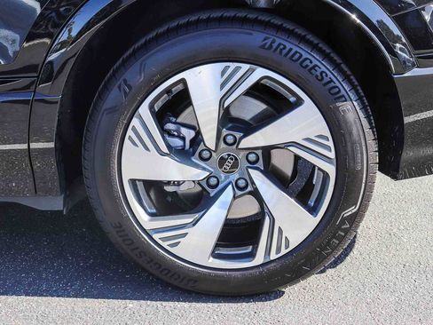 Used 2025 Audi Q6 e-tron Premium Plus w/ Premium Plus AWD/4WD image 10