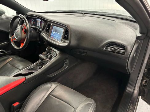 Used 2017 Dodge Challenger SXT Plus image 34