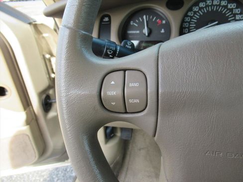 Used 2005 Buick Le Sabre Custom image 17