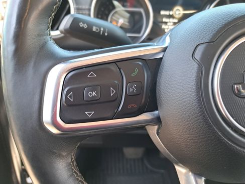 Used 2020 Jeep Gladiator Overland image 15