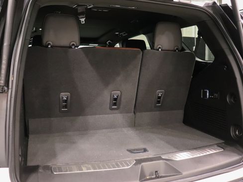 Used 2023 GMC Yukon Denali Ultimate image 10