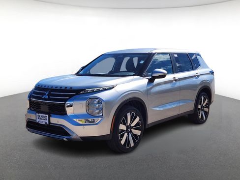 New 2025 Mitsubishi Outlander SE image 2