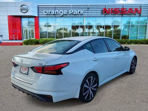 Used 2022 Nissan Altima 2.5 SR FWD image 2