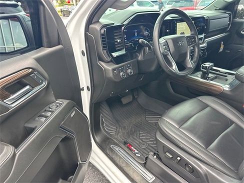 Used 2024 Chevrolet Silverado 1500 RST image 9